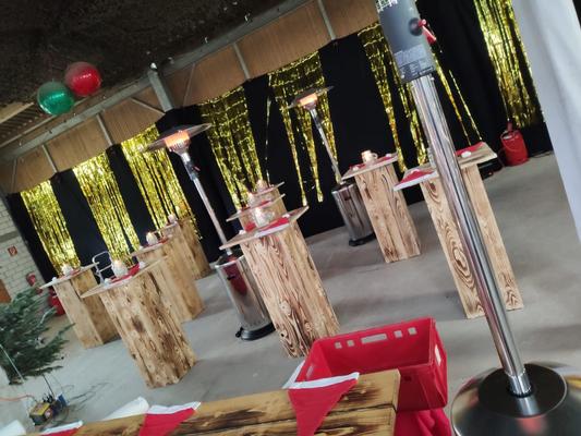 Loungemöbel mieten & vermieten - Rustikaler Stehtisch mieten – Holzbohlen-Tisch für Vintage & Outdoor Events in Wuppertal