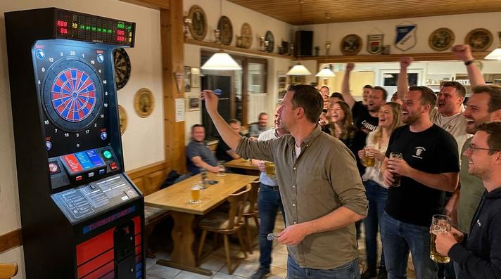 Pflanzen mieten & vermieten - Dartautomat mieten – Original Löwen Dart HB8 inkl. Pfeile (Klappbar) in Wuppertal