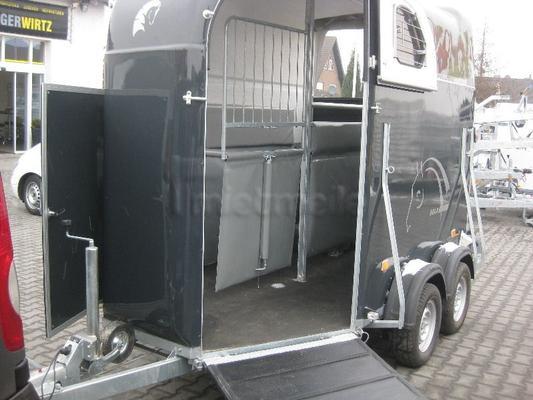 Pferdeanhänger mieten & vermieten - Pferdeanhänger für 2 Pferde (mit Frontausstieg) in Grevenbroich