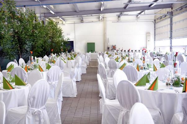Stehtischhussen mieten & vermieten - Stuhlhussen "Bankett" in Weinsberg
