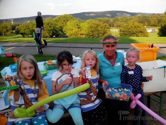 Hochzeitsfeier mieten & vermieten - Kinderbetreuung Hochzeit in Niederkassel