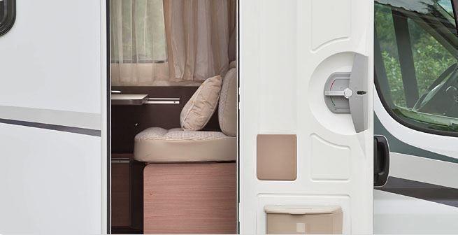 Wohnmobile mieten & vermieten - Wohnmobilvermietung *Sky Traveller 650 DG* in Berlin