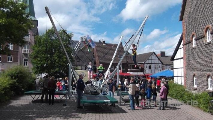 Bungee mieten & vermieten - BungeeTrampolin & Kletterberg mieten in Ense