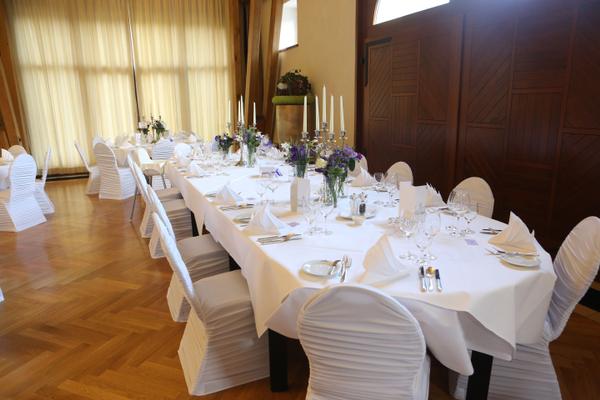 Stuhlhussen mieten & vermieten - Stuhlhussen mieten – 3 Modelle: Stretch, Flex & Basic – Inkl. Reinigung in Wuppertal