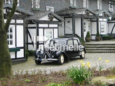 Hochzeitsauto mieten & vermieten - Hochzeitsauto - Brautauto - Hochzeitsoldtimer - - Oldtimer Citroen 11 CV in Wermelskirchen