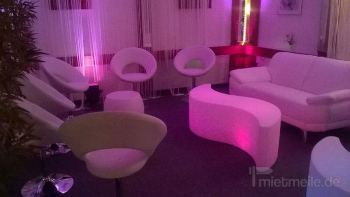 Loungemöbel mieten & vermieten - Loungesofa & Sitzwürfel aus weißem Leder in Leinefelde