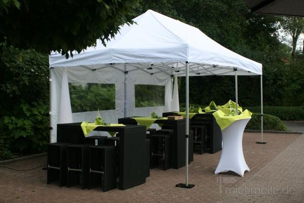 Loungemöbel mieten & vermieten - Loungesofa & Sitzwürfel aus weißem Leder in Leinefelde