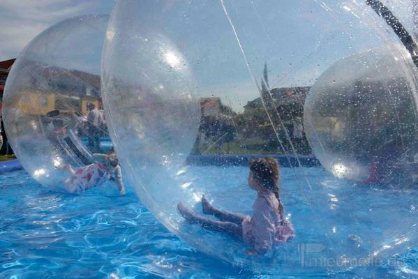 Wasserspiele mieten & vermieten - Waterballs - der total verrückte Wasserspass in Bramsche