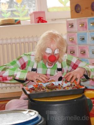 Ballonkünstler mieten & vermieten - Clown Fussel zaubert - Ballons in Gehrden