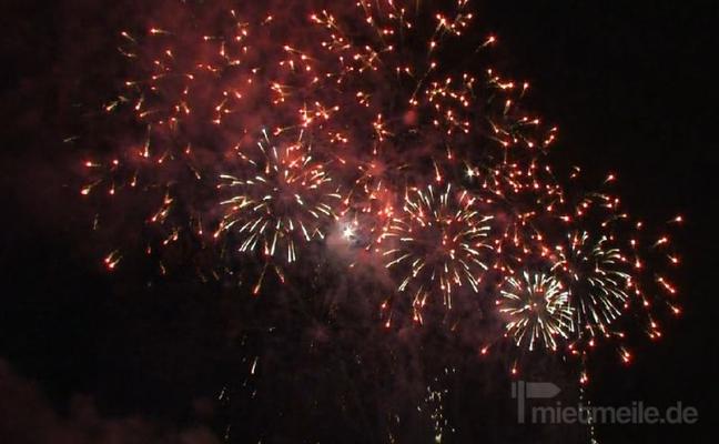 Pyrotechnik mieten & vermieten - Höhenfeuerwerke Stadtfeste Kirmes in Berlin Friedrichshain