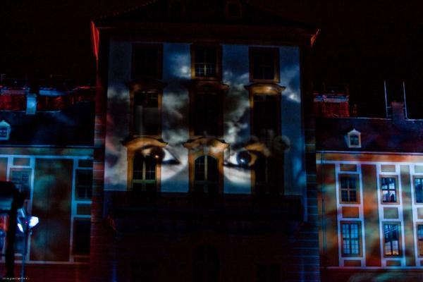 Beamer mieten & vermieten - Robe Digitalspot DT 3000 Licht & Video Beamer in 1 in Dresden