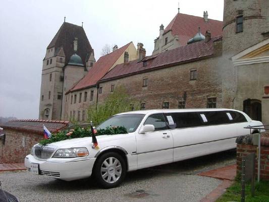 Limousinen mieten & vermieten - Stretchlimousine in weiß in Reisbach