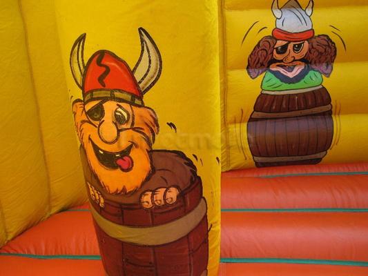 Großspielgeräte mieten & vermieten - Piratenschiff im Wikingerschiff-Look mit Seegang. in Dinslaken