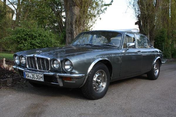 Oldtimer mieten & vermieten - Jaguar XJ6 long Oldtimer Hochzeitsauto in Herdecke