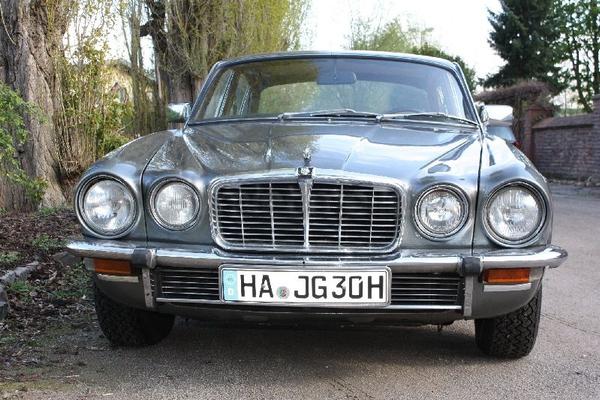 Oldtimer mieten & vermieten - Jaguar XJ6 long Oldtimer Hochzeitsauto in Herdecke