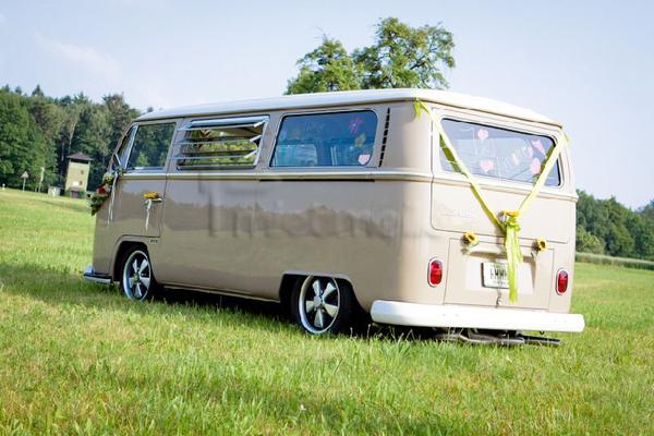 Hochzeitsauto mieten & vermieten - BrideRide | Der Braut-Transporter in Kämpfelbach