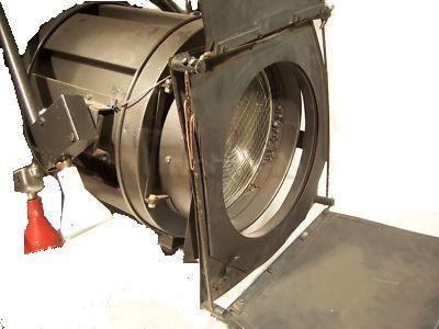 Lichttechnik mieten & vermieten - Stufenlinse / Theaterscheinwerfer 2kW Delschaft in Bad Endorf
