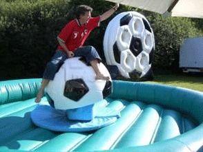 Bullriding mieten & vermieten - Bullenreiten Fußballrodeo verleih, vermietung in Göppingen
