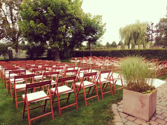Stühle mieten & vermieten - Holzklappstuhl mieten – Stabiler Stuhl aus Buchenholz für Events & Hochzeiten in Wuppertal