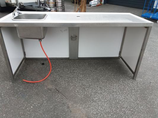 Tresen mieten & vermieten - Biertresen, Schanktresen mit Spülbecken in Hamburg