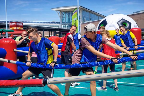 Menschenkicker mieten & vermieten - Menschenkicker / Humankicker / Menschlicher Tischfußball XXL mieten in Bramsche