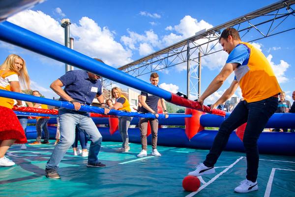 Menschenkicker mieten & vermieten - Menschenkicker / Humankicker / Menschlicher Tischfußball XXL mieten in Bramsche