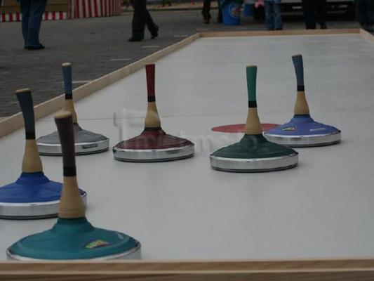 Curlingbahn mieten & vermieten - Curling- / Eisstockbahn inkl. 1 Betreuer (6 Std.) in Augustdorf