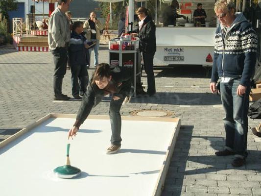 Curlingbahn mieten & vermieten - Curling- / Eisstockbahn inkl. 1 Betreuer (6 Std.) in Augustdorf