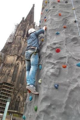 Kletterwand mieten & vermieten - 10 Meter Klettermassiv in Ense