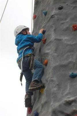 Kletterwand mieten & vermieten - 10 Meter Klettermassiv in Ense
