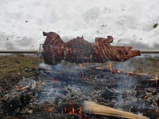 Grill & Ofen mieten & vermieten - Spanferkelgrill, Lammgrill, Hähnchengrill, Haxen in Kitzingen
