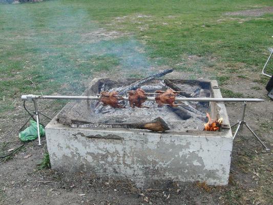 Grill & Ofen mieten & vermieten - Spanferkelgrill, Lammgrill, Hähnchengrill, Haxen in Kitzingen