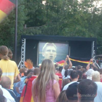 LCD Monitore mieten & vermieten - Public Viewings, Partys, Festivals, Clubs, Sportevents - Indoor oder Outdoor, Videowall, Videowand in Remchingen
