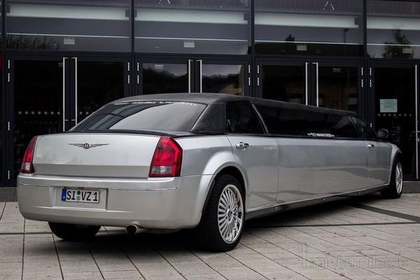 Limousinen mieten & vermieten - Chrysler 300 C Stretchlimousine in Hilchenbach
