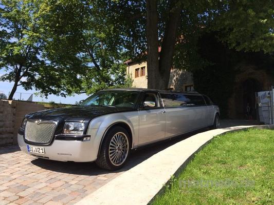 Limousinen mieten & vermieten - Chrysler 300 C Stretchlimousine in Hilchenbach