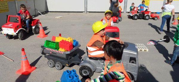 Funcars mieten & vermieten - Kart, Tretcars, Tretautos, Kinderflugzeuge Kinderbaustelle Parcours verleih, mieten in Göppingen