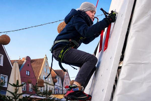Klettergeräte mieten & vermieten - Mobile Eiskletterwand mieten in Bramsche