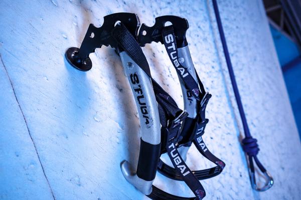 Klettergeräte mieten & vermieten - Mobile Eiskletterwand mieten in Bramsche
