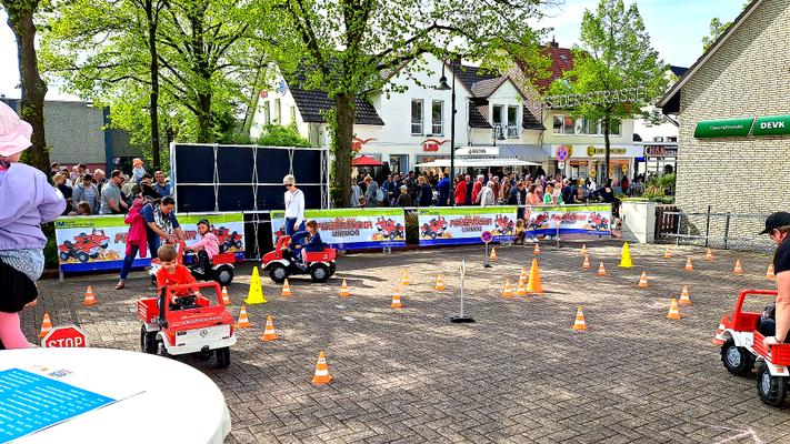 Funcars mieten & vermieten - Feuerwehr-Tret-Unimog-Parcours mieten in Bramsche