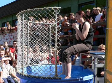 Großspielgeräte mieten & vermieten - Dunk the Clown, Ab ins Fass Verleih, Vermietung in Göppingen