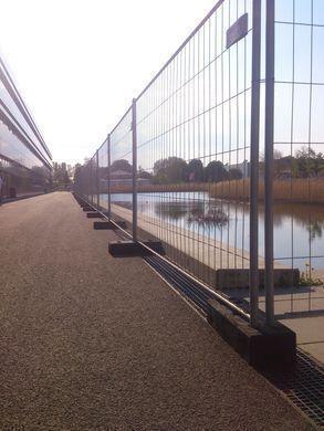 Bauzaun mieten & vermieten - Bauzaun - Mobilzaun Länge: 3,50m Höhe: 2,00m in Ehingen an der Donau