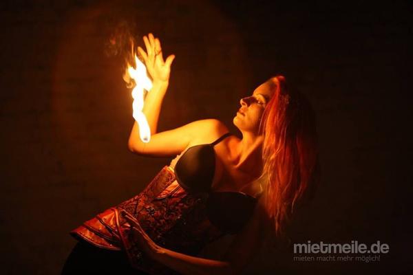 Feuershow mieten & vermieten - Feuer/Licht-show, Walking act, Kinderschminken, Bodypainting in Iserlohn