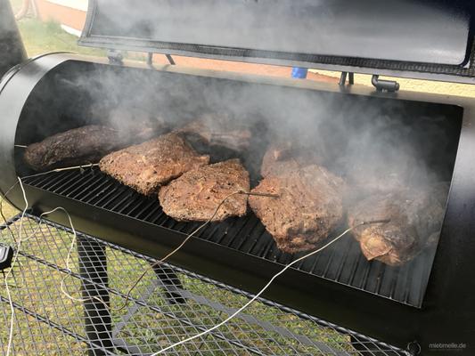 Catering mieten & vermieten - BBQ Smoker Catering Spare Ribs Pulled Pork Burger Brisket Lachs in Leipzig
