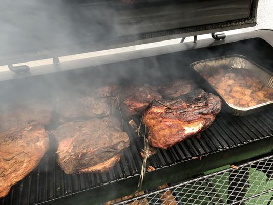 Catering mieten & vermieten - BBQ Smoker Catering Spare Ribs Pulled Pork Burger Brisket Lachs in Leipzig