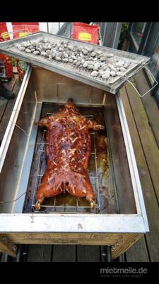 Catering mieten & vermieten - Spanferkel frisch gegrillt Kistensau Kistenbraten Spanferkelgrill in Leipzig