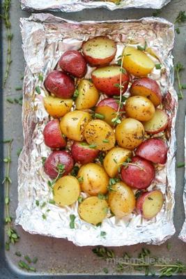 Catering mieten & vermieten - Spanferkel frisch gegrillt Kistensau Kistenbraten Spanferkelgrill in Leipzig