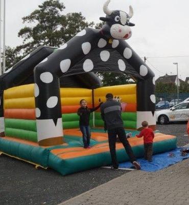 Hüpfburg mieten & vermieten - Hüpfburg Affe Ballon Kuh Springburg in Neuwied