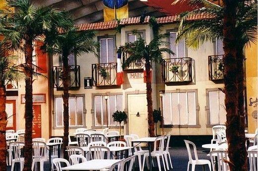 Kulissen mieten & vermieten - Französischer Marktplatz Kulisse, Kulisse, Markt, Marktplatz, Platz, Frankreich, Französisch, Paris, Hausfront in Kamp-Bornhofen