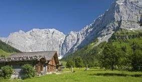 Kulissen mieten & vermieten - Schweizer Alpenland Kulisse, Schweiz, Alpen, Alpenland, Landschaft, Kulisse, Alpenlandschaft, Alm, Hütte, Haus in Kamp-Bornhofen