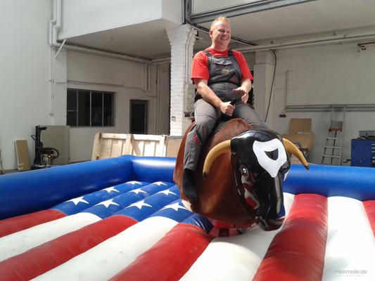 Bullriding mieten & vermieten - Bullriding / Rodeo Bulle in Kamen